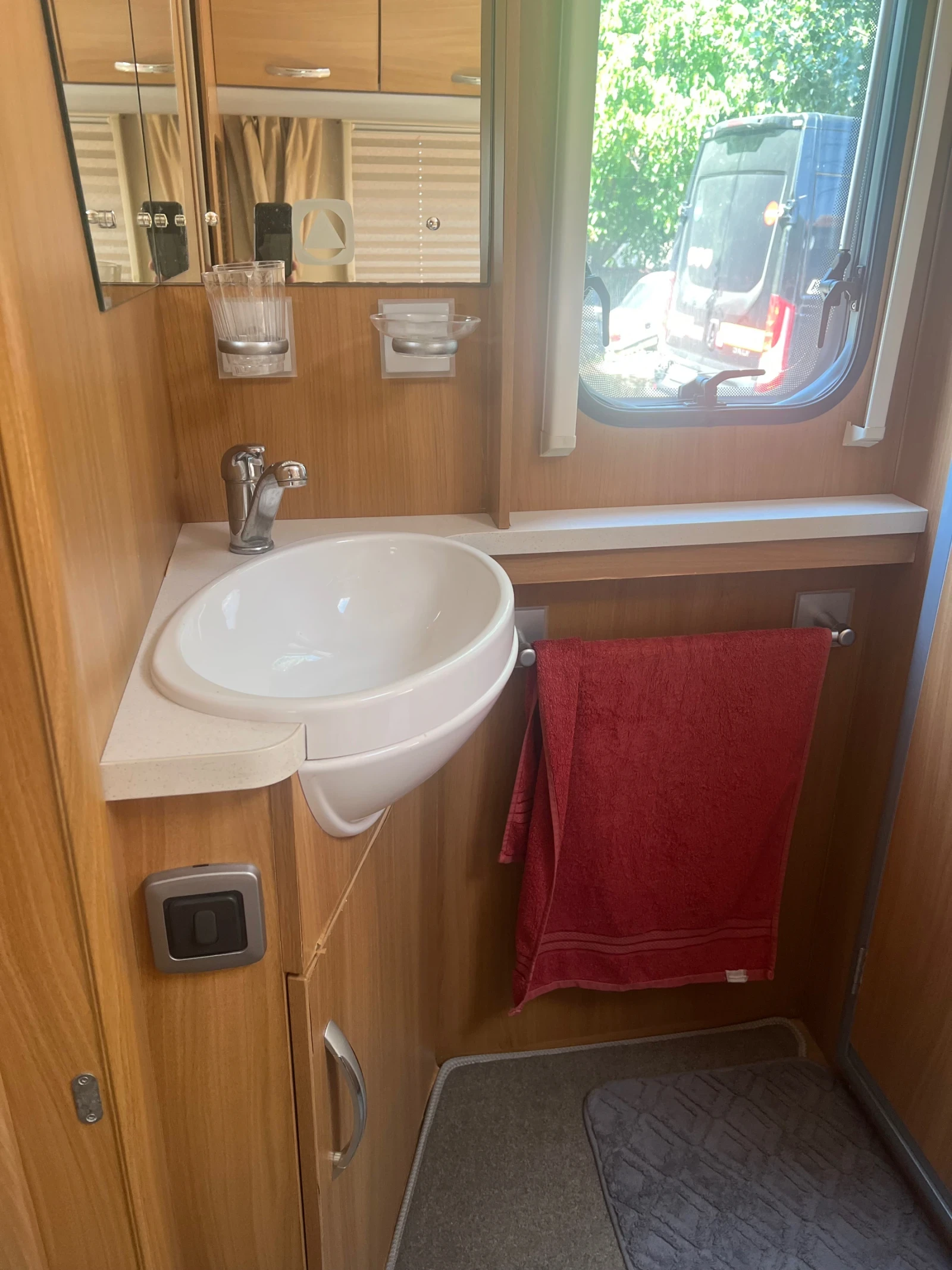 Каравана Swift ACE -feristar, снимка 14 - Каравани и кемпери - 55540463