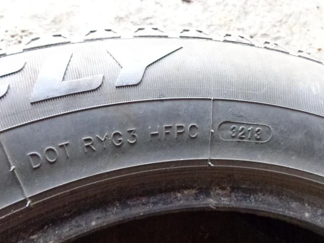 Гуми Зимни 215/60R16, снимка 8 - Гуми и джанти - 18673659