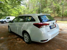     Toyota Auris 1.8 hybrid 