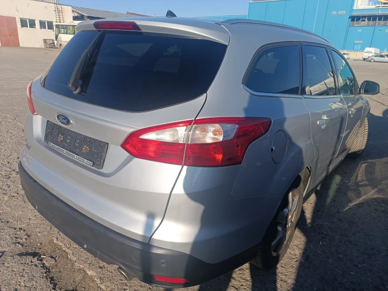 Ford Focus 1, 6i УНИКАЛЕН, ЛИЗИНГ , снимка 4 - Автомобили и джипове - 49093300