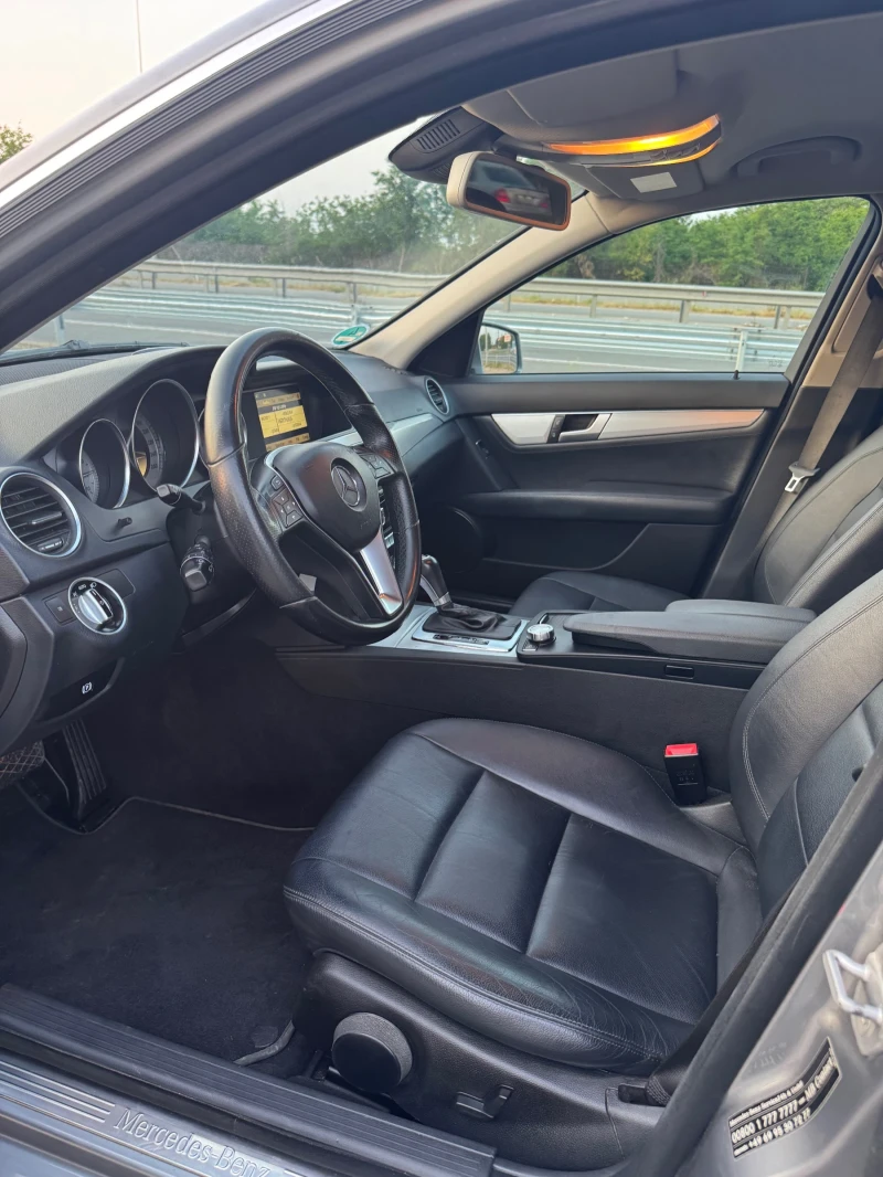 Mercedes-Benz C 300 4matic, снимка 9 - Автомобили и джипове - 52327652