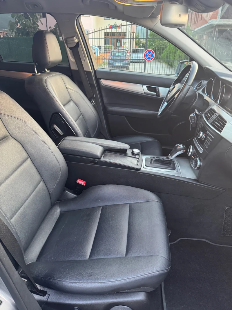Mercedes-Benz C 300 4matic, снимка 13 - Автомобили и джипове - 52327652