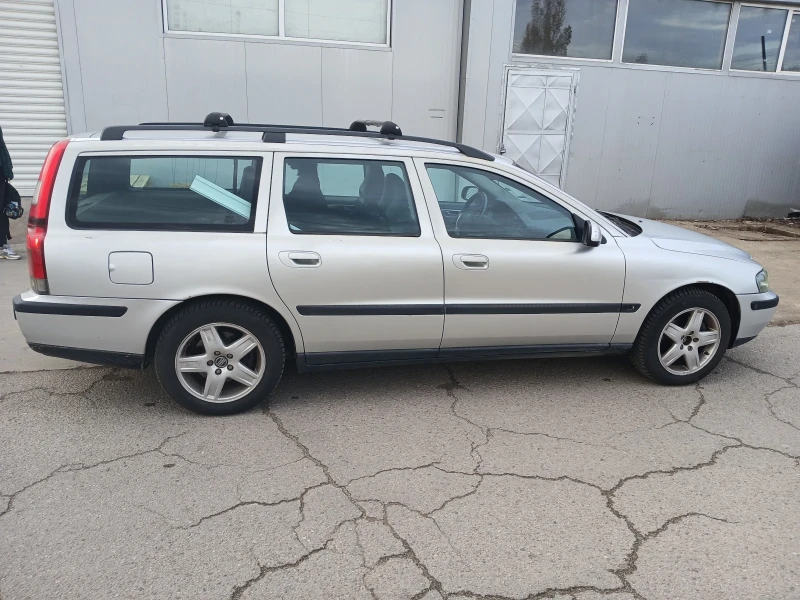 Volvo V70, снимка 5 - Автомобили и джипове - 52356097