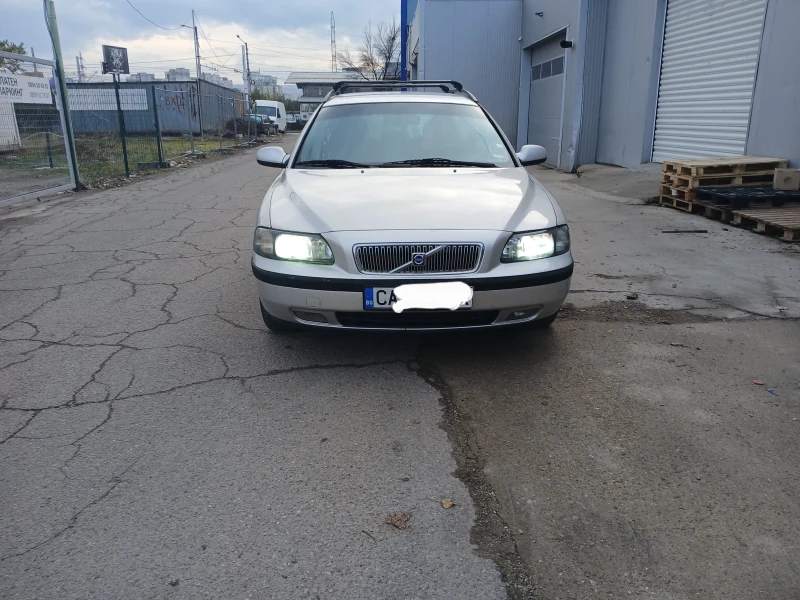 Volvo V70, снимка 2 - Автомобили и джипове - 52356097