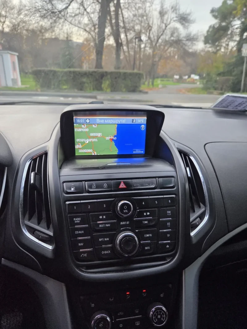 Opel Zafira, снимка 8 - Автомобили и джипове - 52711359