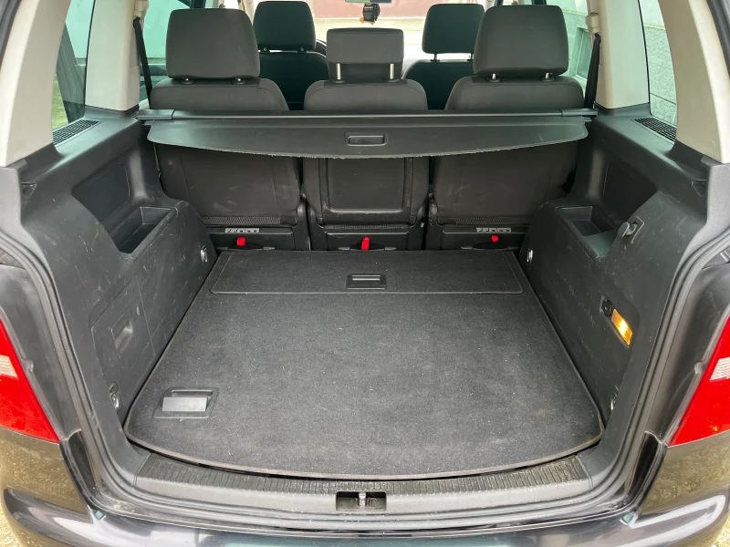 VW Touran 1.9 TDI, снимка 11 - Автомобили и джипове - 52718237