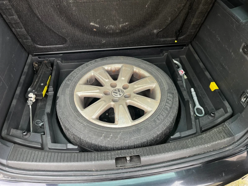 VW Touran 1.9 TDI, снимка 14 - Автомобили и джипове - 52718237