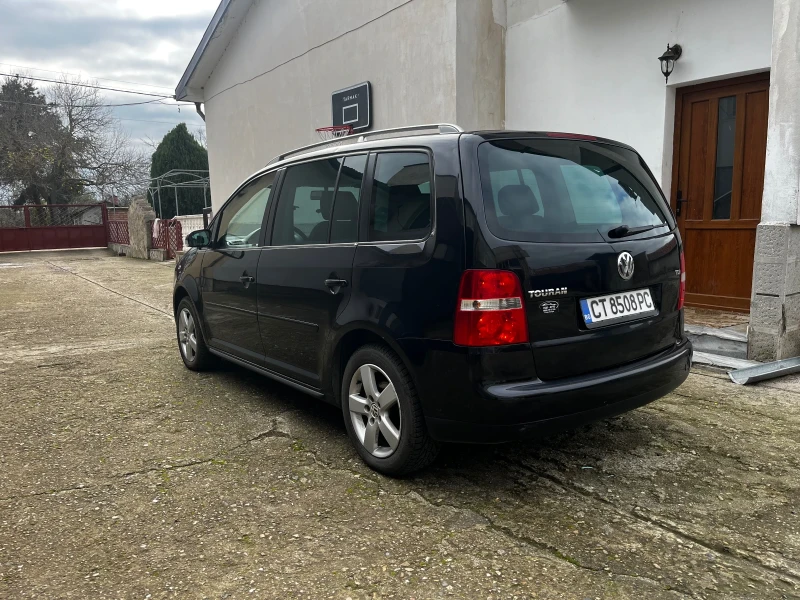 VW Touran 1.9 TDI, снимка 4 - Автомобили и джипове - 52718237