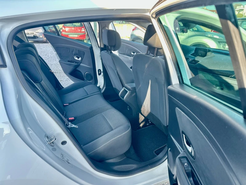 Renault Megane 1.5 DCI* NAVI, снимка 9 - Автомобили и джипове - 52803482