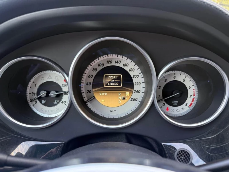 Mercedes-Benz CLS 550 * CARFAX * БЕЗ ПЪРВОНАЧАЛНА ВНОСКА, снимка 10 - Автомобили и джипове - 52851059