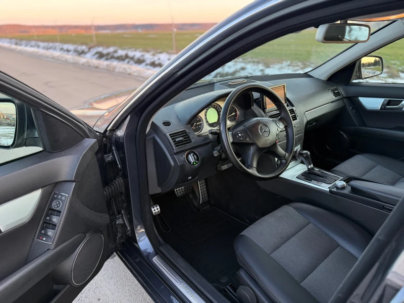 Mercedes-Benz C 220 * Avangarde * OM646 * Navi, снимка 6 - Автомобили и джипове - 53113913