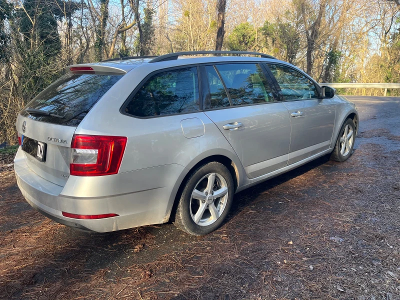 Skoda Octavia 2.0TDI DSG 4x4, снимка 5 - Автомобили и джипове - 53263560
