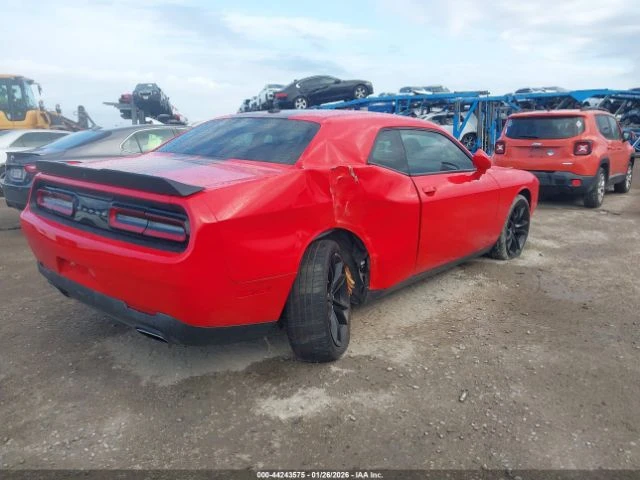 Dodge Challenger SXT - изображение 6