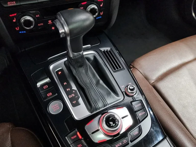 Audi A5 2.0 TDI Quattro, снимка 9 - Автомобили и джипове - 54146125