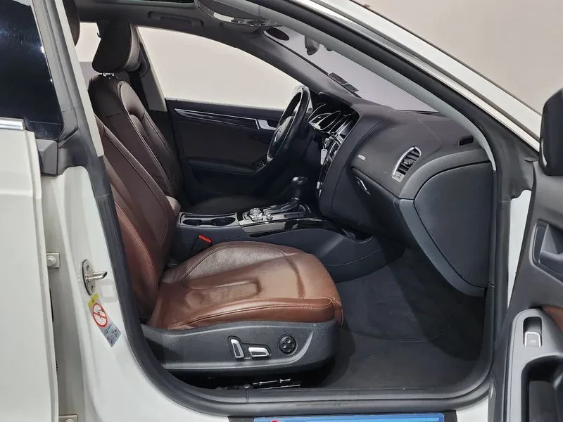 Audi A5 2.0 TDI Quattro, снимка 11 - Автомобили и джипове - 54146125