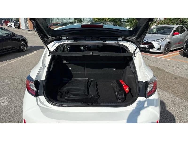 Toyota Corolla HB 1.8HSD COMFORT, снимка 10 - Автомобили и джипове - 56211511