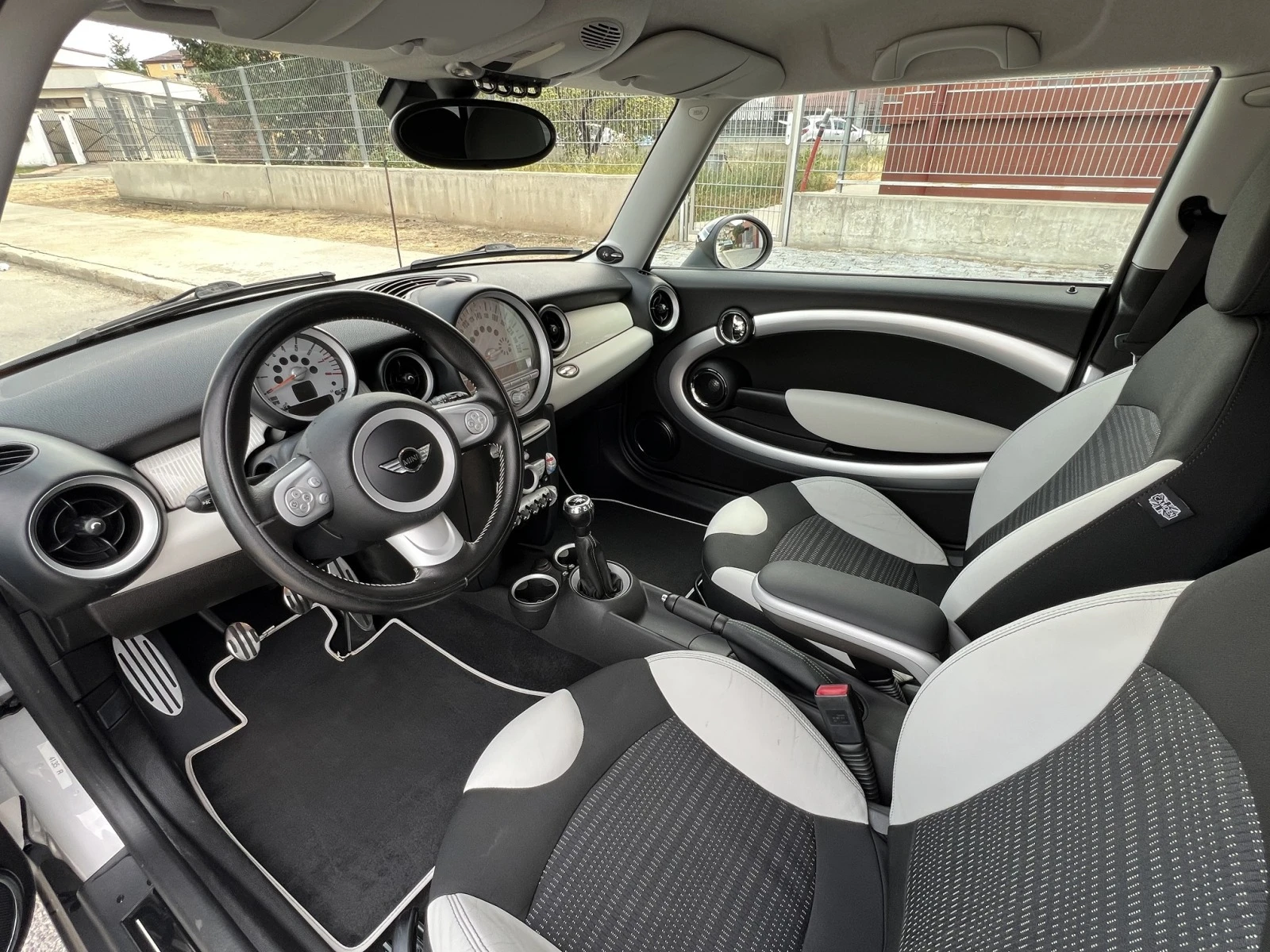 Mini Cooper s S-JOHN WORKS-50-CAMDEN-EDITION-ШВЕЙЦАРИЯ - изображение 9