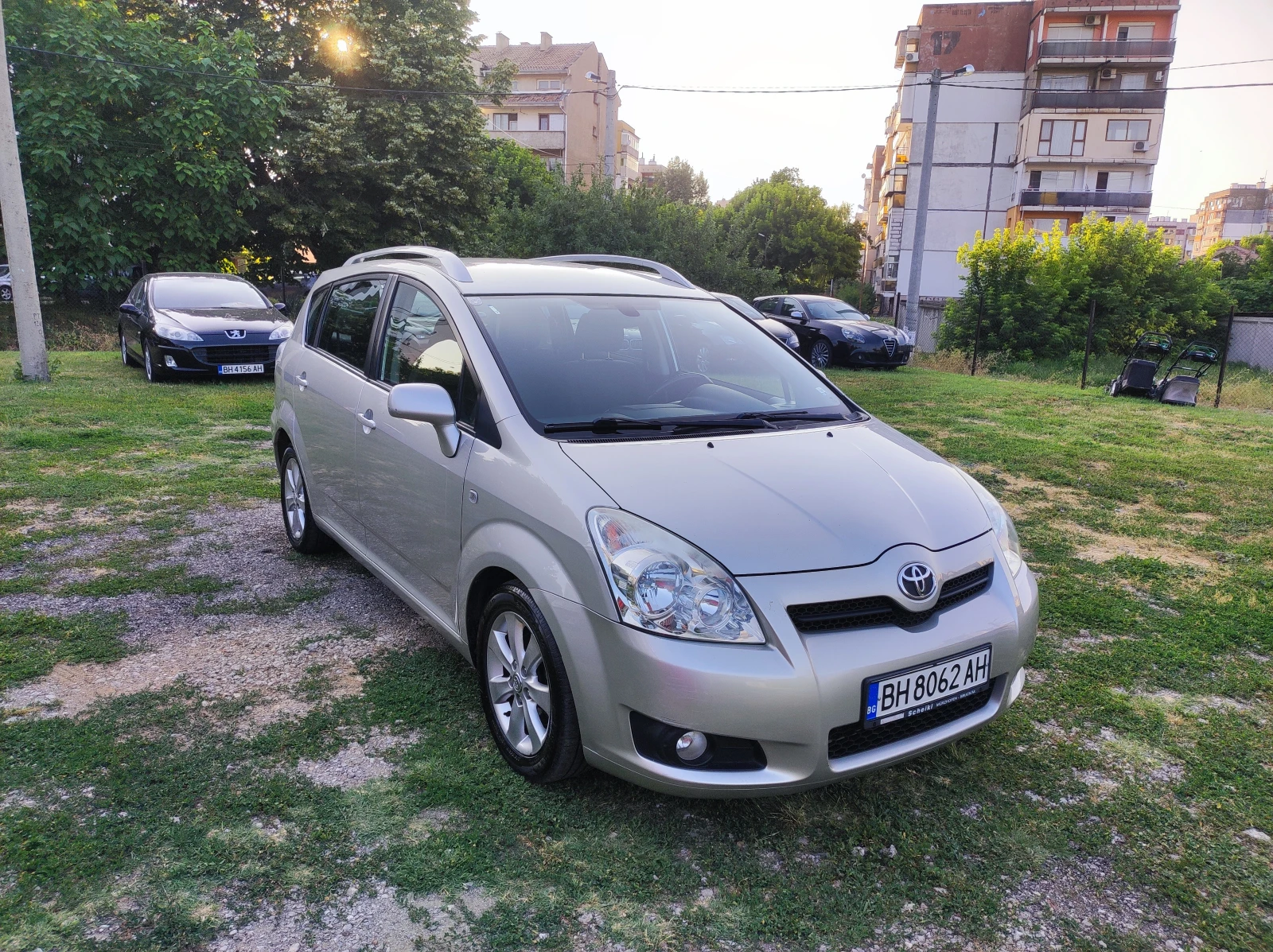 Toyota Corolla verso 2.2D4d 136hp Facelift Регистрирана - изображение 7