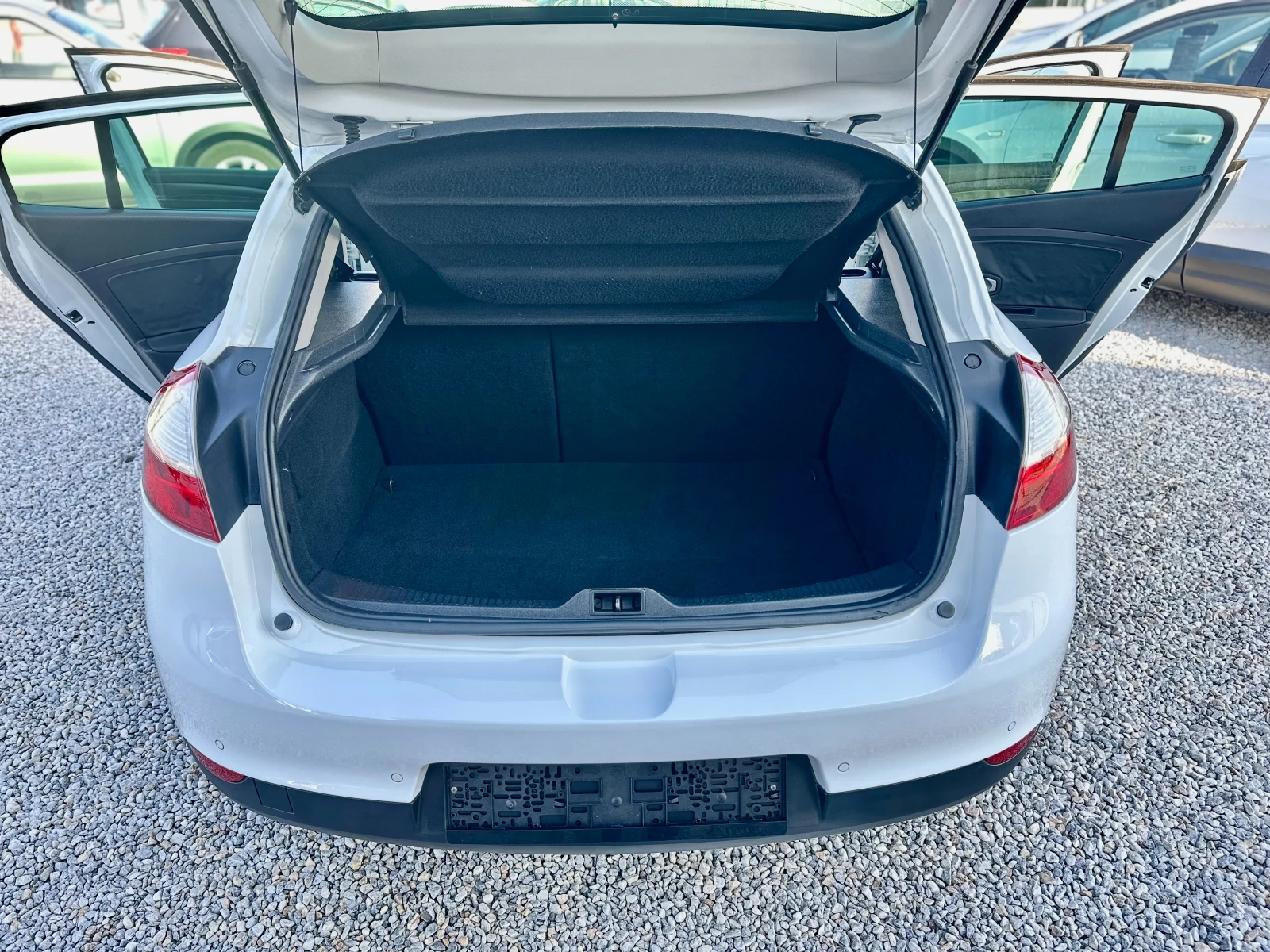 Renault Megane 1.5 DCI* NAVI - изображение 10