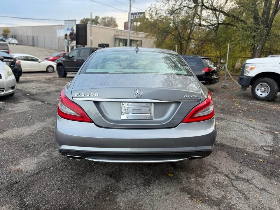 Mercedes-Benz CLS 550 * CARFAX * БЕЗ ПЪРВОНАЧАЛНА ВНОСКА - изображение 6