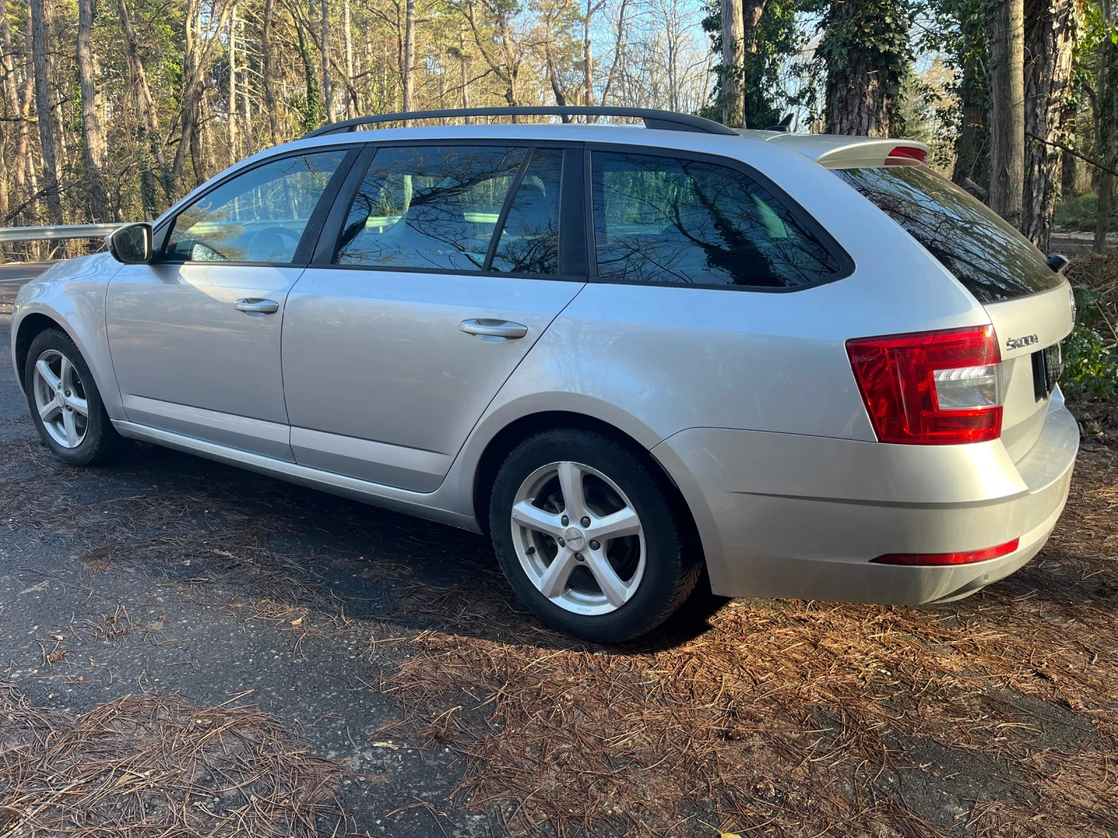 Skoda Octavia 2.0TDI DSG 4x4 - изображение 6