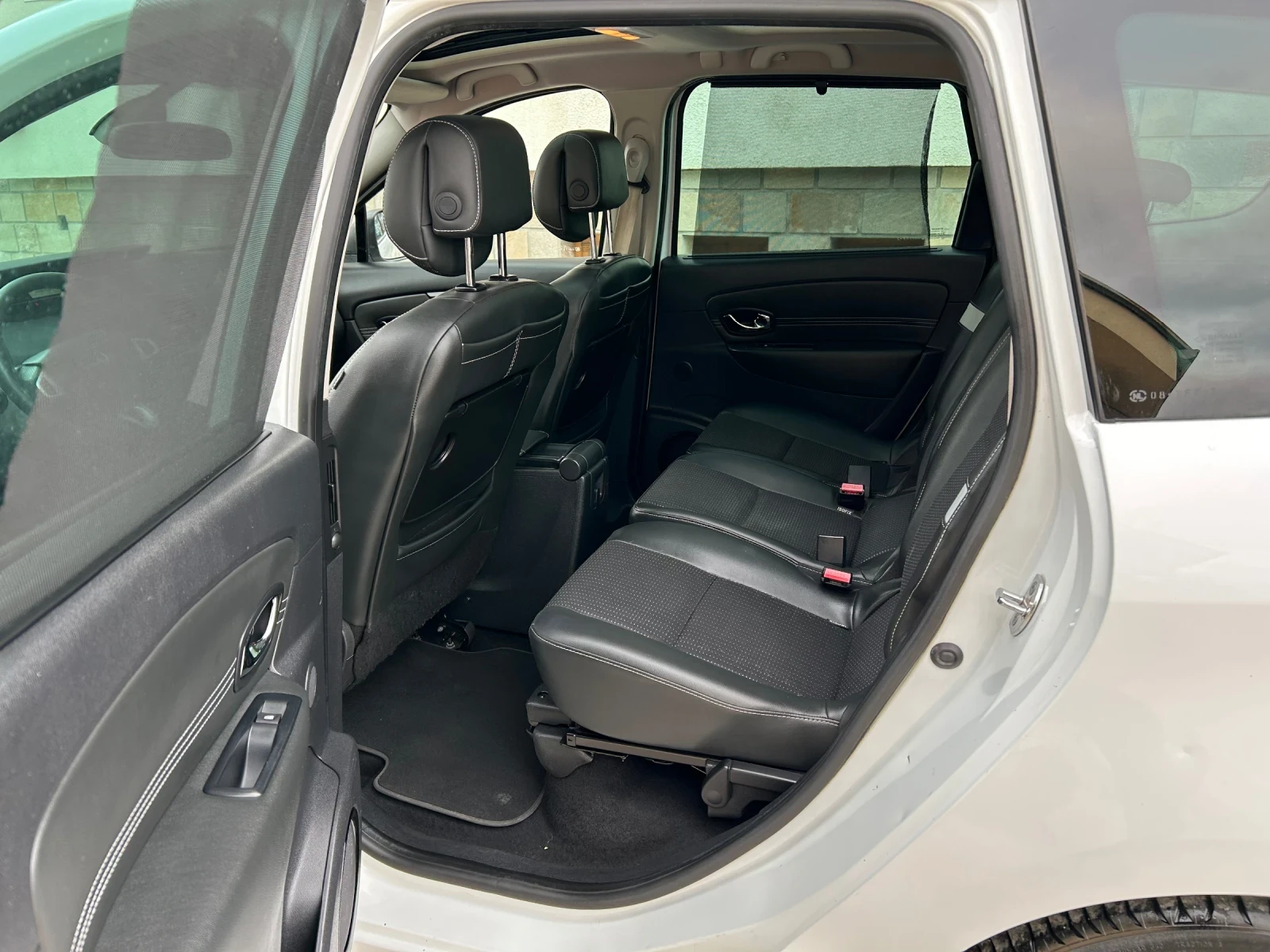 Renault Grand scenic 1.6DCI BOSE 7 МЕСТА ПАНОРАМА, снимка 11 - Автомобили и джипове - 53917073