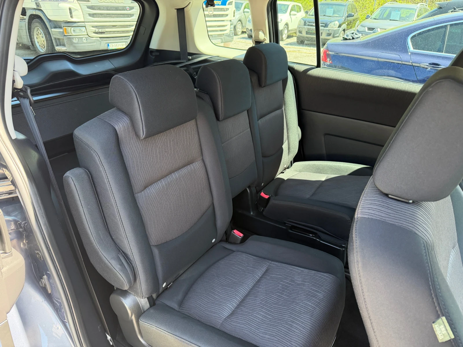 Mazda 5 FACELIFT, 1.8 BENZIN, ПАРКТРОНИК, 7 МЕСТА, снимка 10 - Автомобили и джипове - 54311538