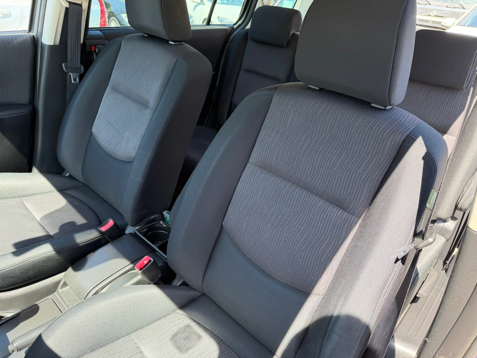 Mazda 5 FACELIFT, 1.8 BENZIN, ПАРКТРОНИК, 7 МЕСТА, снимка 15 - Автомобили и джипове - 54311538