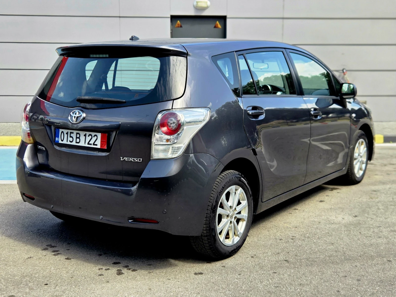 Toyota Corolla verso 7 места, снимка 3 - Автомобили и джипове - 54509440