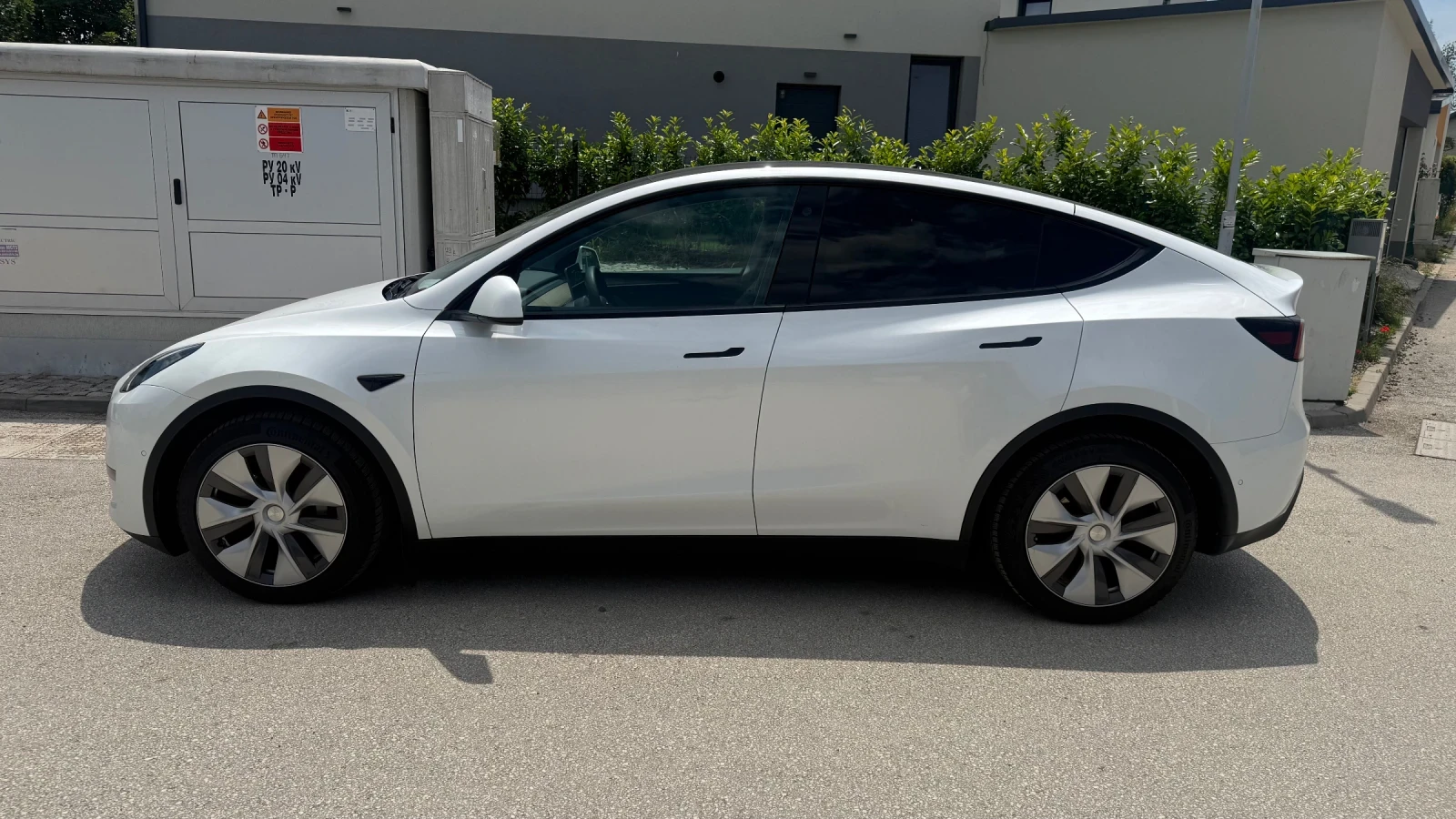 Tesla Model Y LONG RANGE DUAL MOTOR AWD, снимка 2 - Автомобили и джипове - 54606856