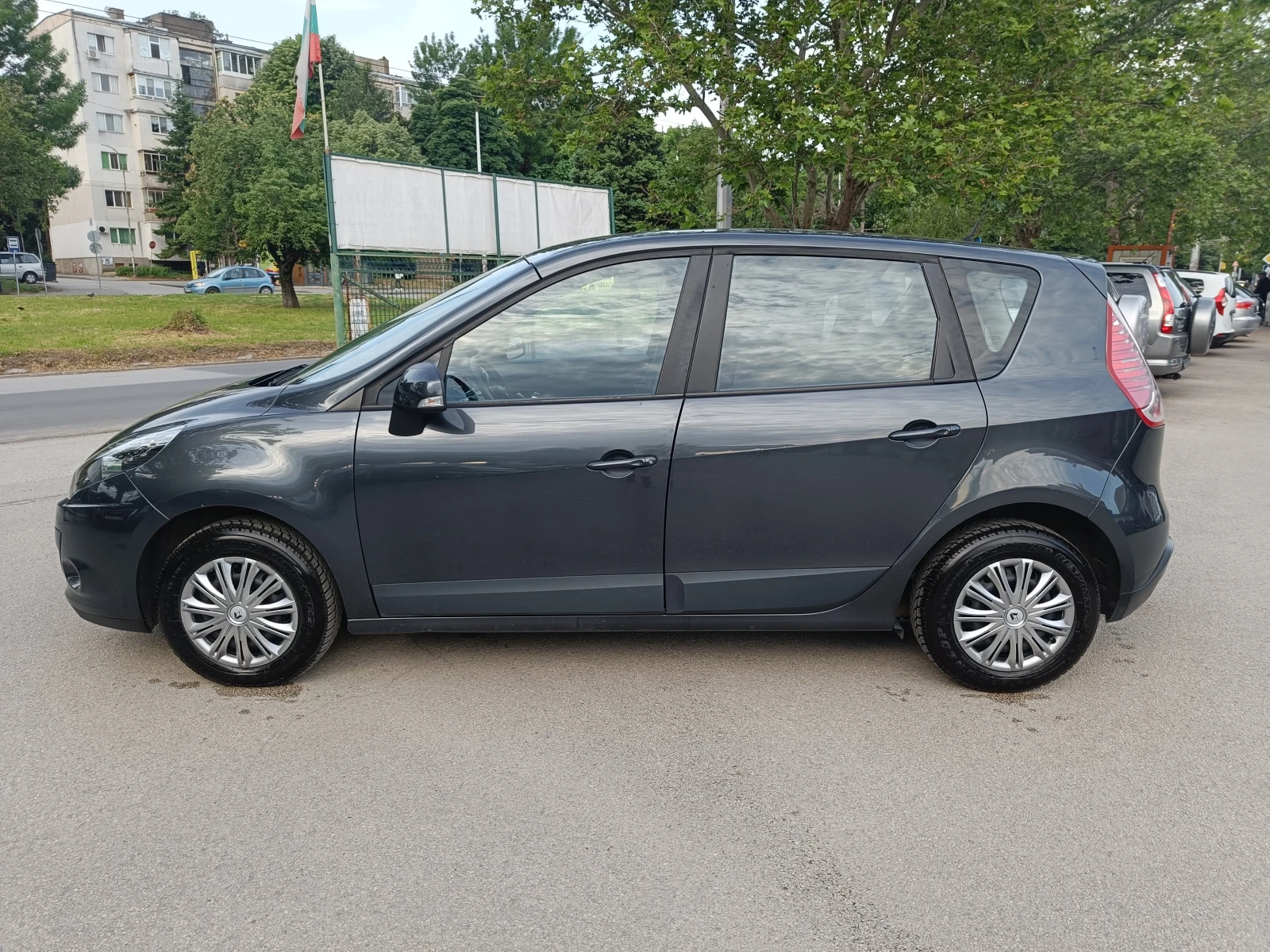 Renault Scenic 1.6 BARTER 110, снимка 8 - Автомобили и джипове - 54612603
