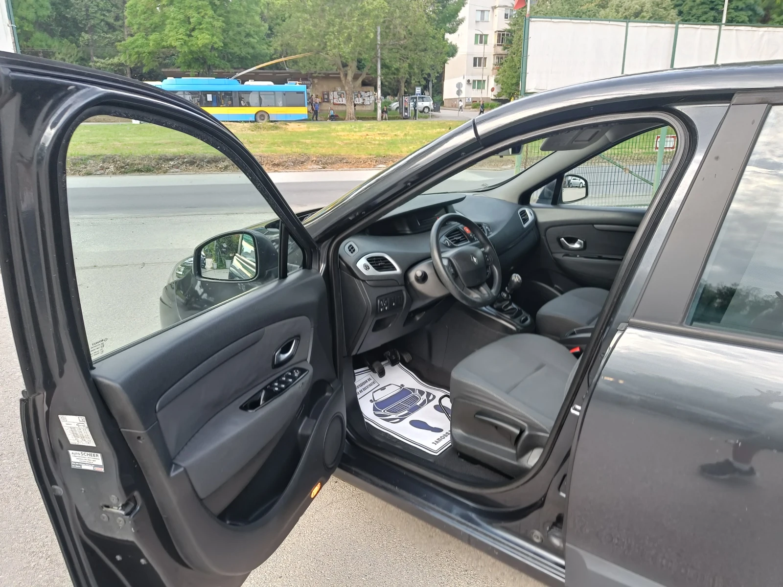 Renault Scenic 1.6 BARTER 110, снимка 10 - Автомобили и джипове - 54612603