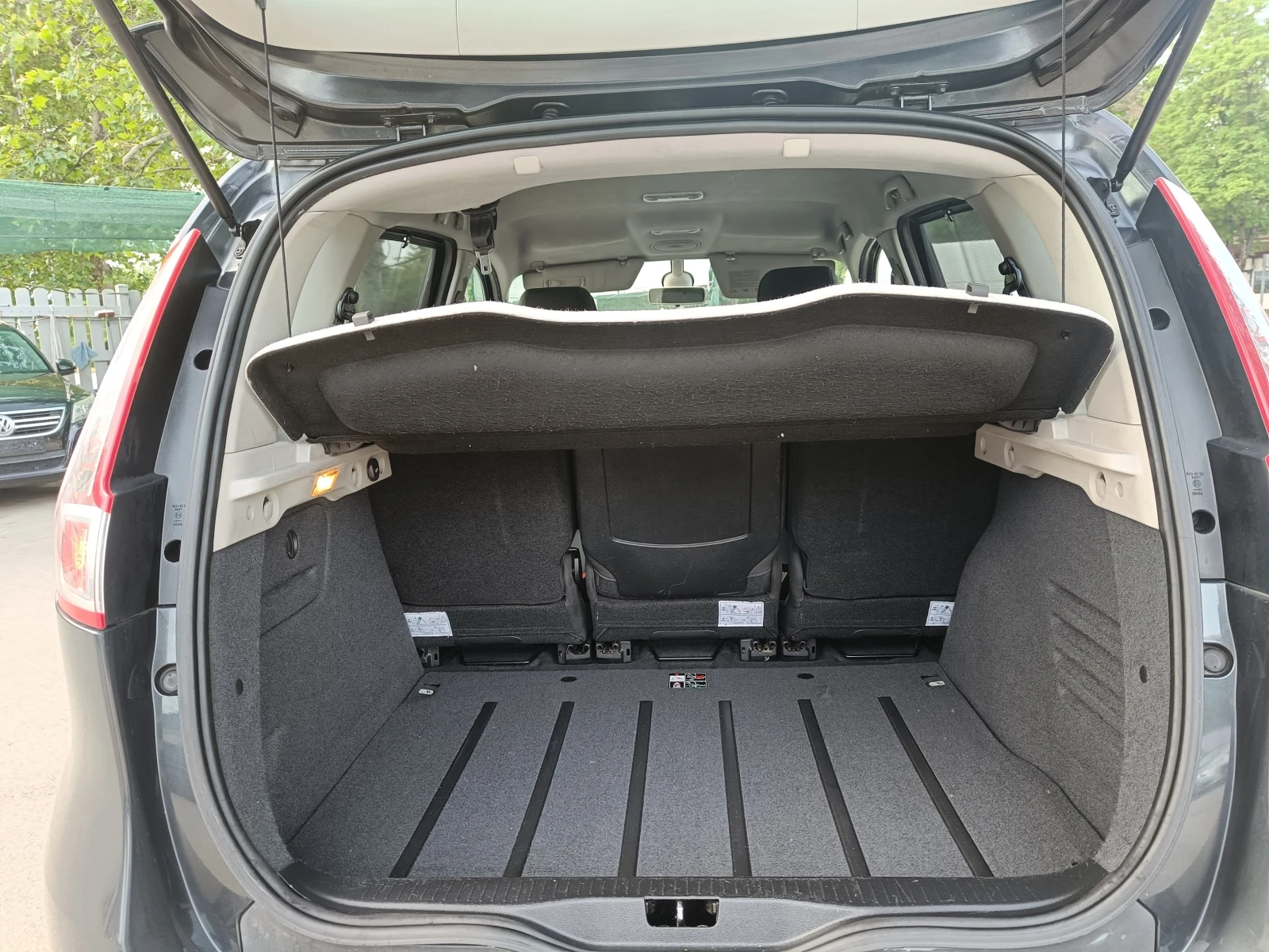 Renault Scenic 1.6 BARTER 110, снимка 13 - Автомобили и джипове - 54612603