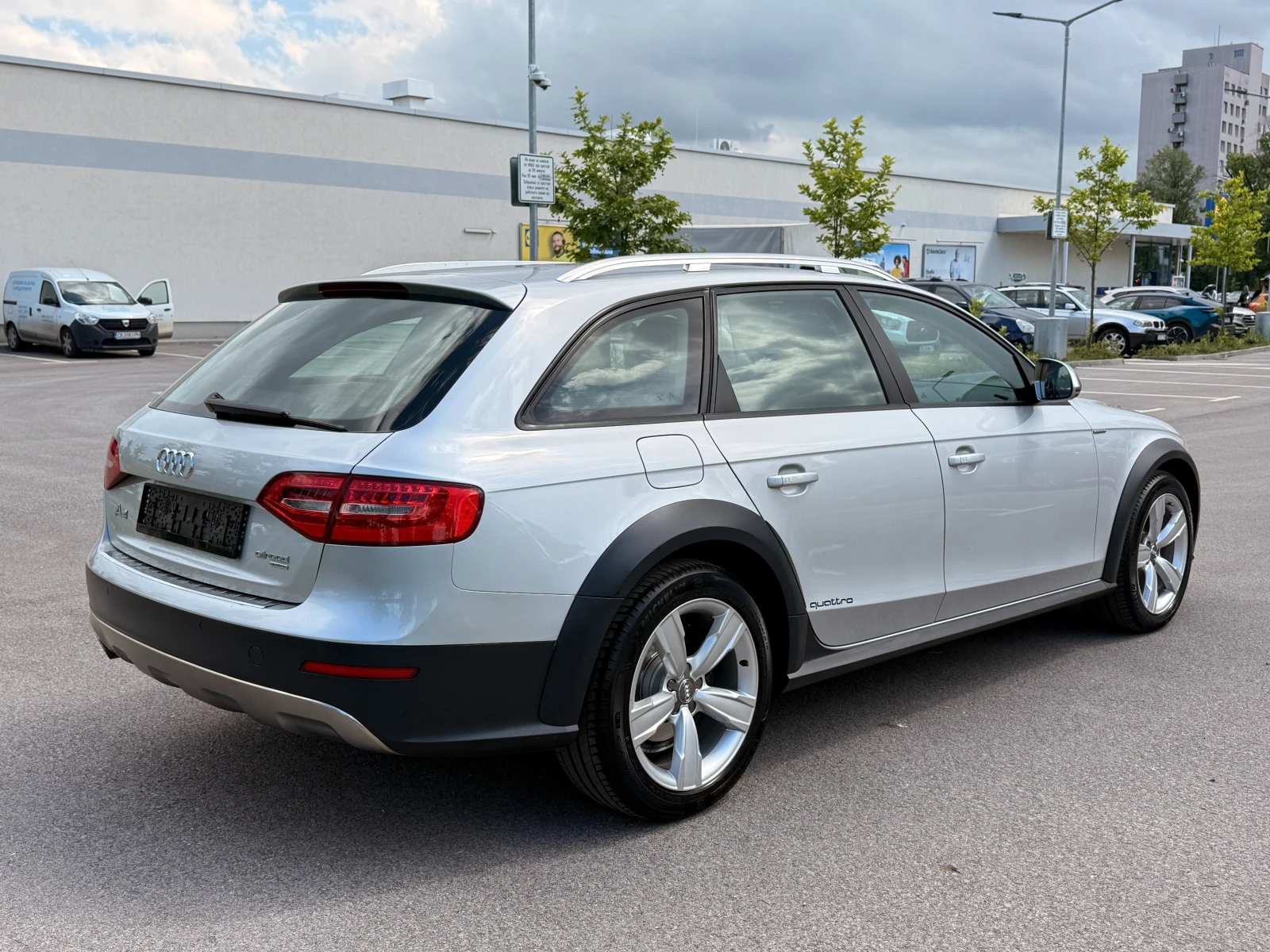 Audi A4 Allroad 2.0TDI* NAVI* КОЖА* СЕРВИЗНА ИСТОРИЯ* , снимка 4 - Автомобили и джипове - 54753194