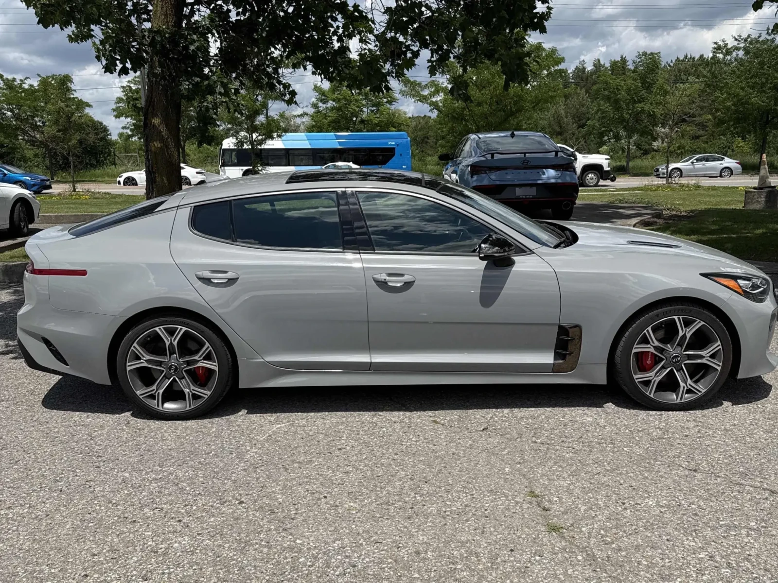 Kia Stinger GT 3.3 GDI* AWD* Панорама* Кожа* Keyless* БЕЗ УДАР, снимка 4 - Автомобили и джипове - 54943557