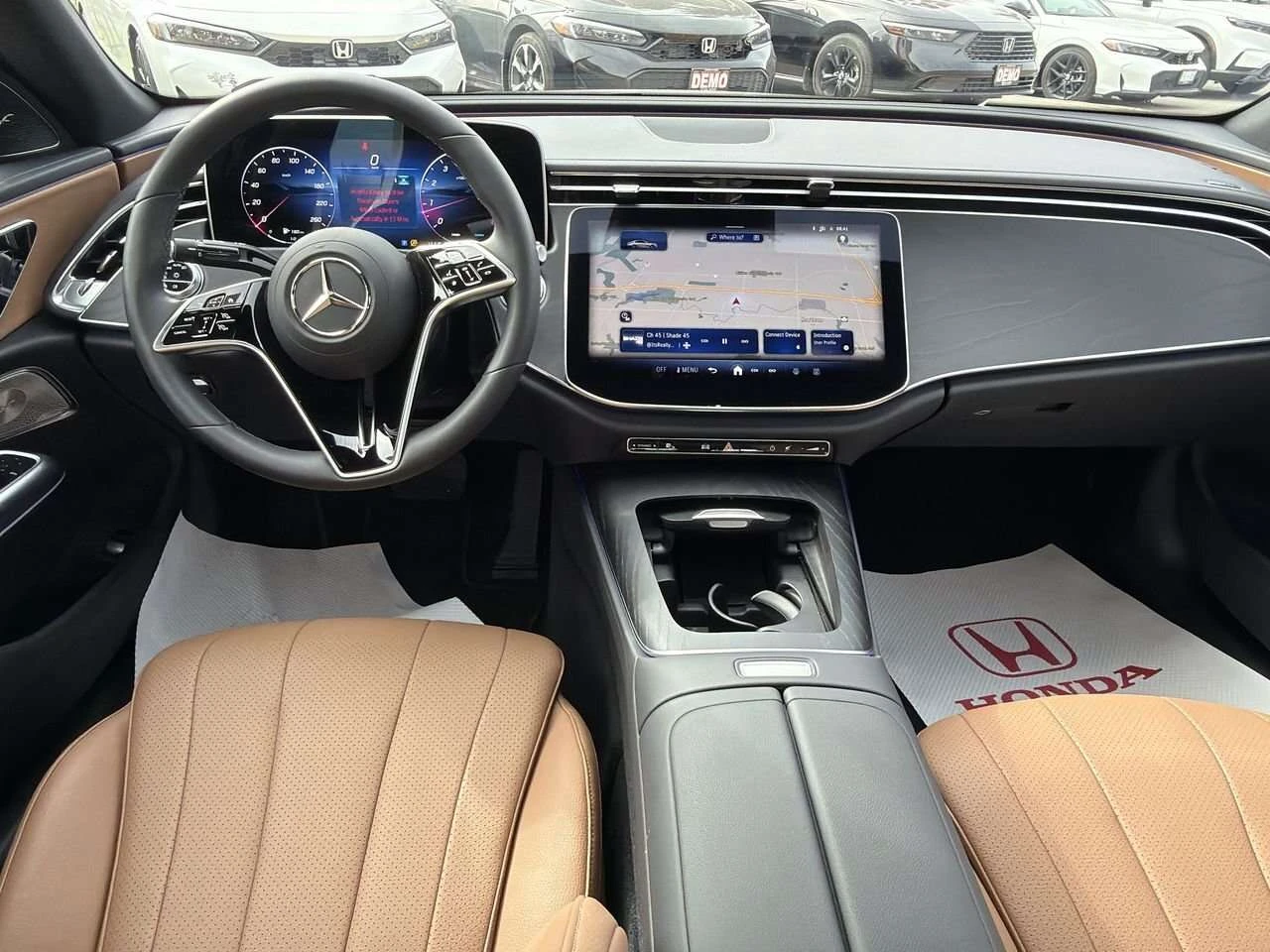 Mercedes-Benz E 350  Night Pkg / BURMESTER / 360 / DIS / ЦЕНА ДО БГ, снимка 13 - Автомобили и джипове - 54973013
