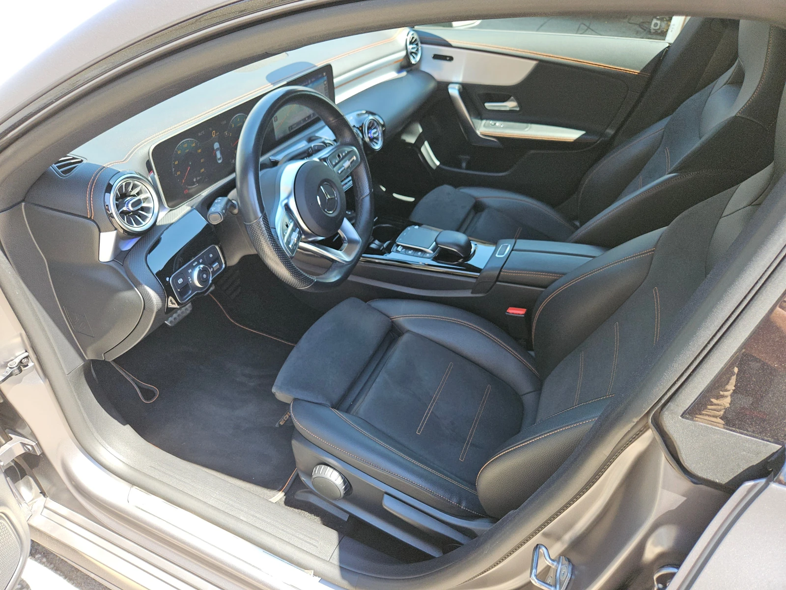 Mercedes-Benz CLA 220 EDITION/4MATIC/7ск/CARPLAY/ДИСТРОНИК/КАМЕРА/ПОДГРЕ, снимка 9 - Автомобили и джипове - 55527969