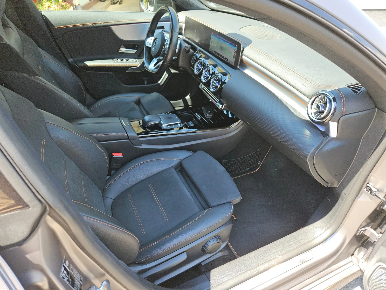 Mercedes-Benz CLA 220 EDITION/4MATIC/7ск/CARPLAY/ДИСТРОНИК/КАМЕРА/ПОДГРЕ, снимка 15 - Автомобили и джипове - 55527969