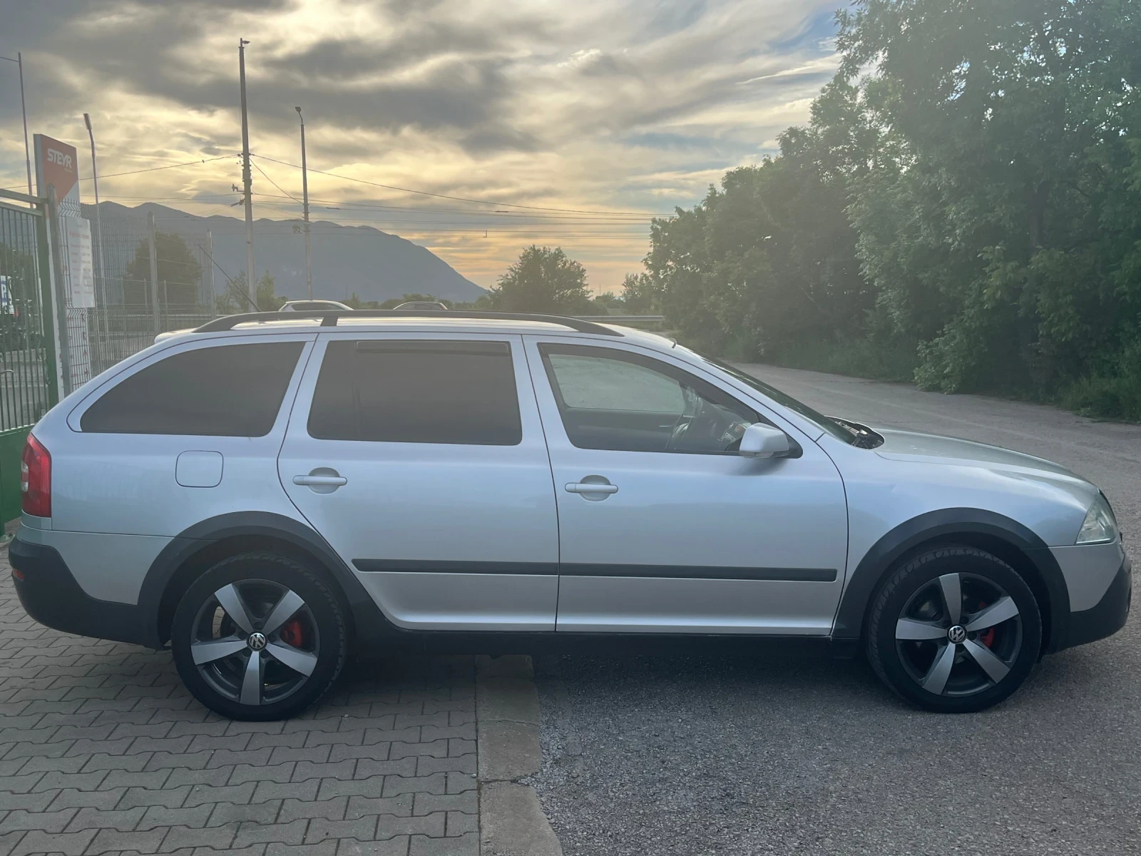 Skoda Octavia Skoda-Octavia-Scout-2.0TDI-140-BMM-XENON, снимка 5 - Автомобили и джипове - 55751354