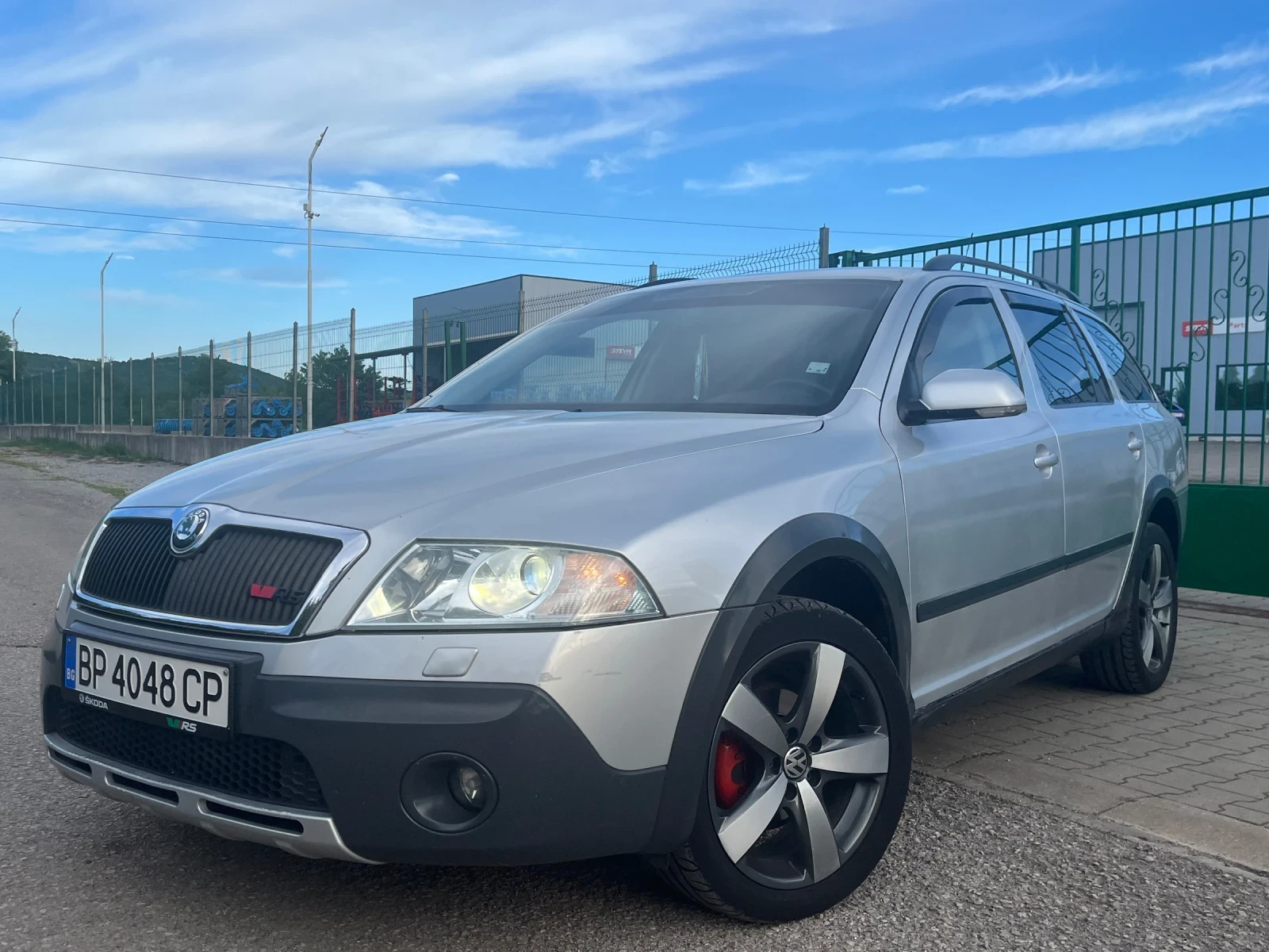 Skoda Octavia Skoda-Octavia-Scout-2.0TDI-140-BMM-XENON