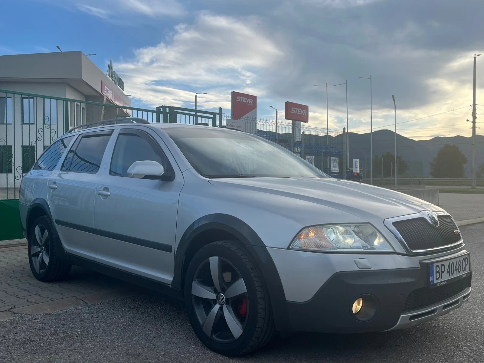 Skoda Octavia Skoda-Octavia-Scout-2.0TDI-140-BMM-XENON, снимка 4 - Автомобили и джипове - 55751354