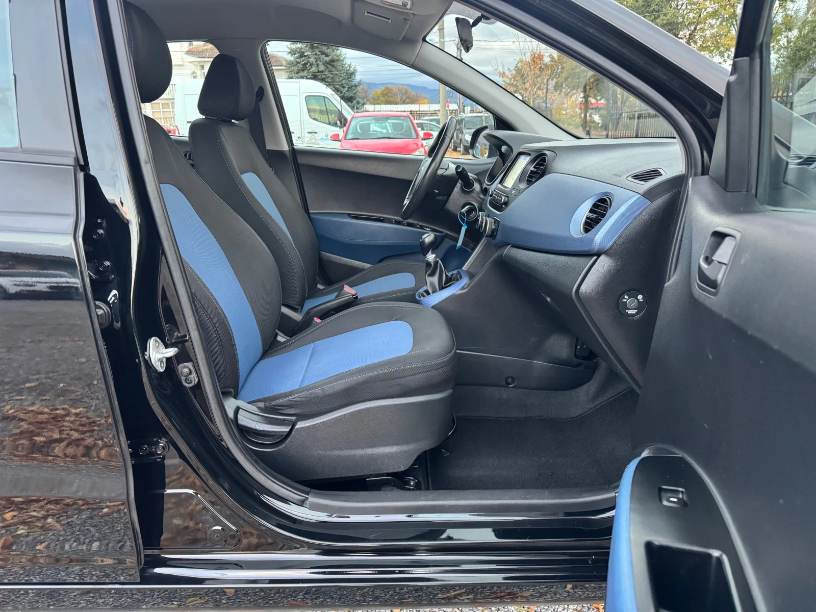 Hyundai I10 1.2i Facelift!! Klima!! NAVI!!, снимка 15 - Автомобили и джипове - 56712142