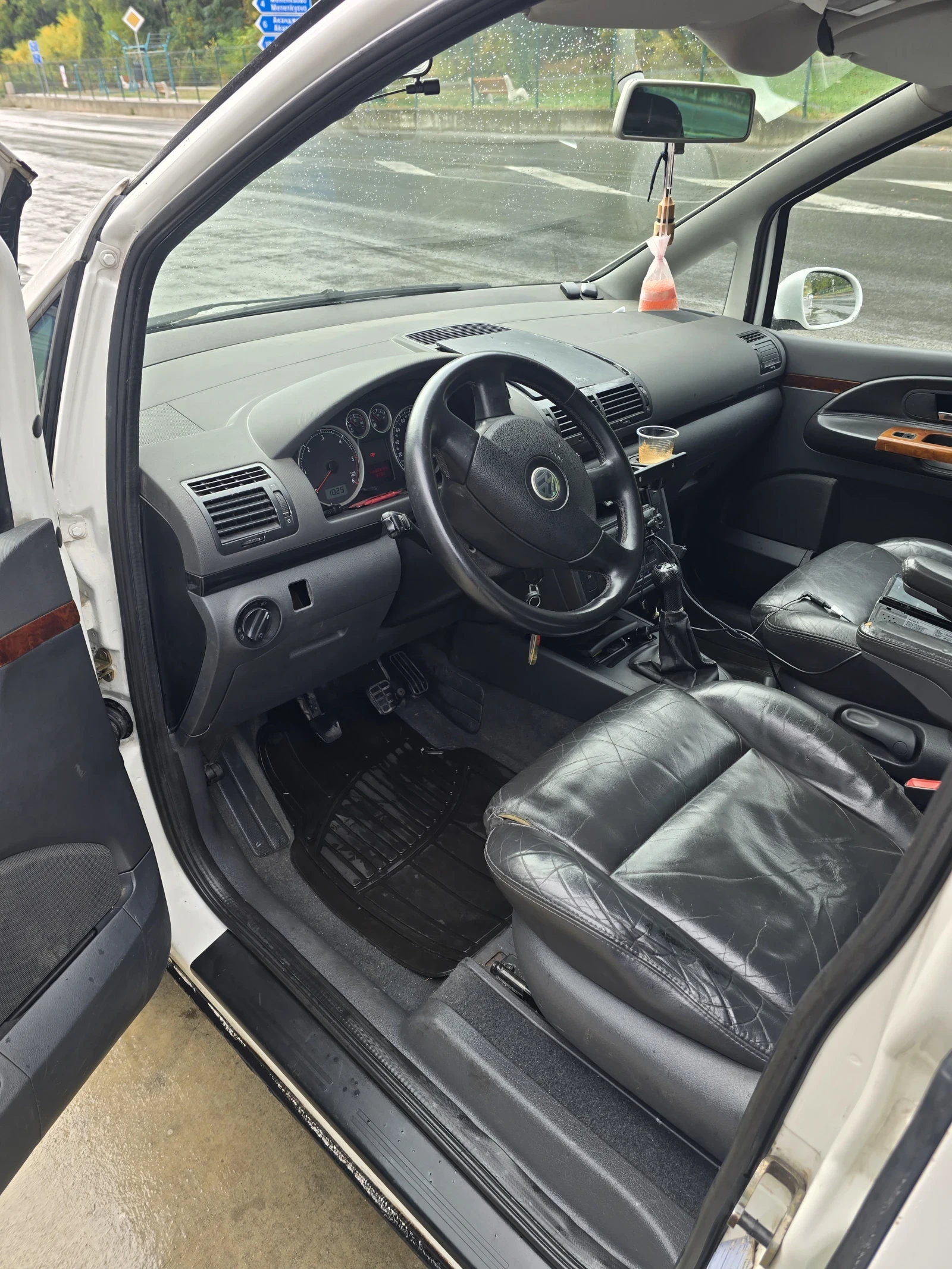 VW Sharan 1.9 TDI 116hp, снимка 5 - Автомобили и джипове - 56717036