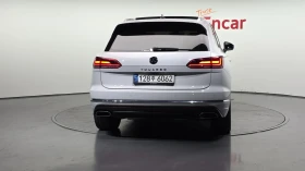VW Touareg PRESTIGE* ОБДУХ* ДИСТРОНИК* ВЪЗДУХ* MATRIX* MАСАЖ*, снимка 4