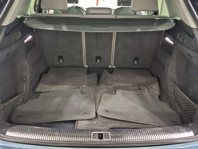 Audi Q5 * TECHNIK * 2 КЛЮЧА * KEYLESS * ПОДГРЕВИ * CARFAX, снимка 16 - Автомобили и джипове - 53563273