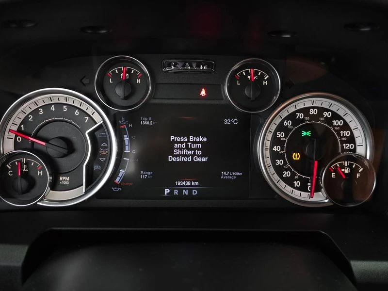 Dodge Ram 5.7 5.7 Automatic, снимка 8 - Автомобили и джипове - 55813417