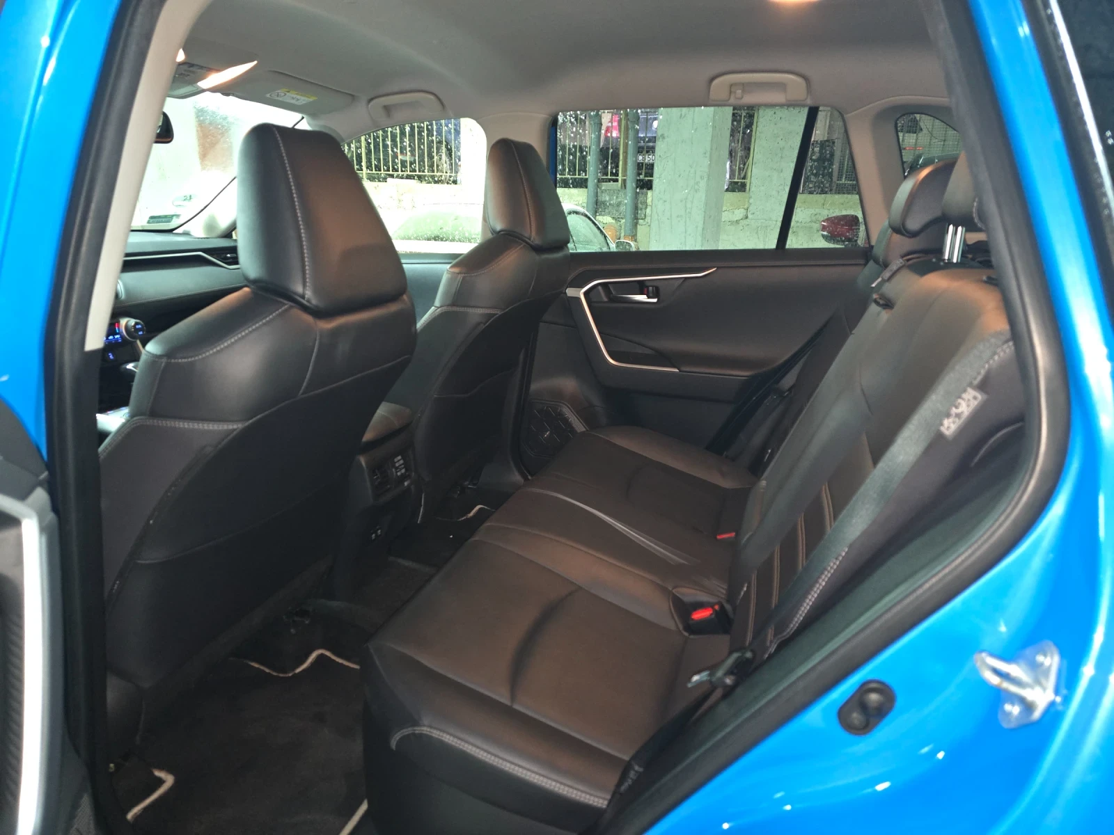 Toyota Rav4 HYBRID 4X4/Luxury/ TM Auto - изображение 8