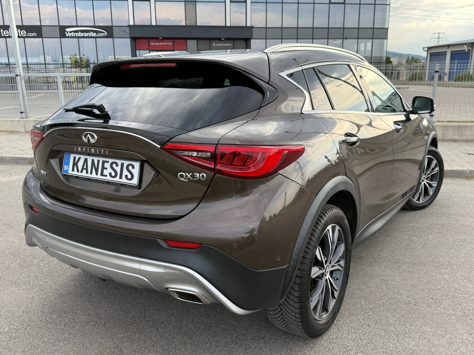 Infiniti QX30 2.2D* PODGREV* MEMORY* 360 CAMERA* BOSE - изображение 4