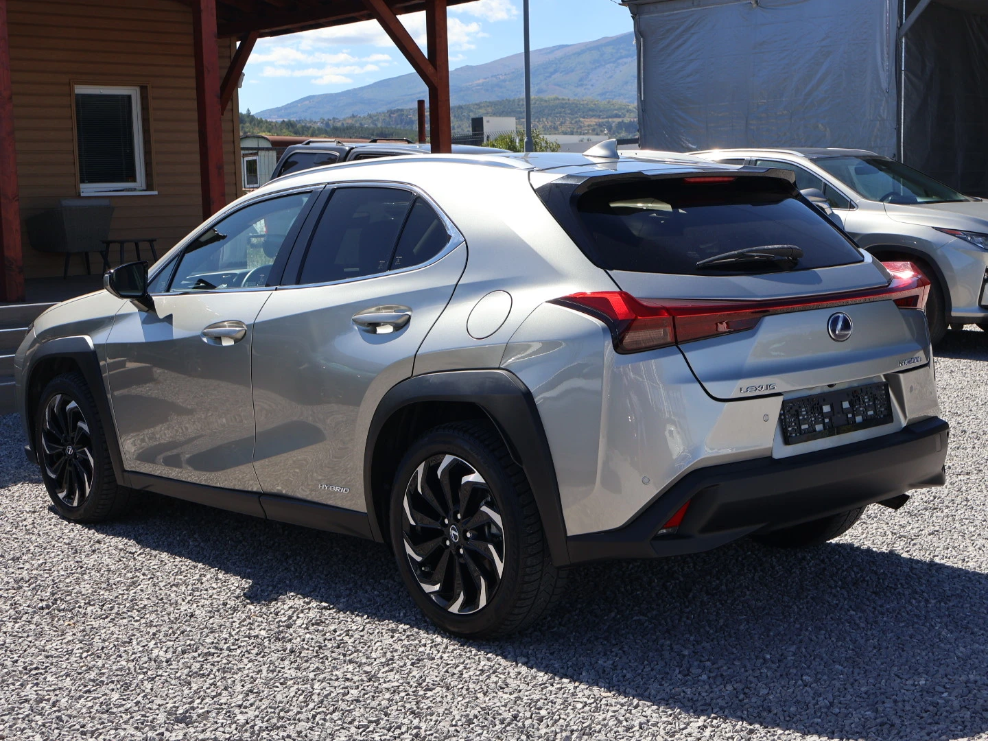 Lexus UX 250h 360 КАМЕРА/HUD/BSM/ПОДГРЕВ И ОБДУХВАНЕ/ЕЛ.БАГАЖНИК - изображение 4