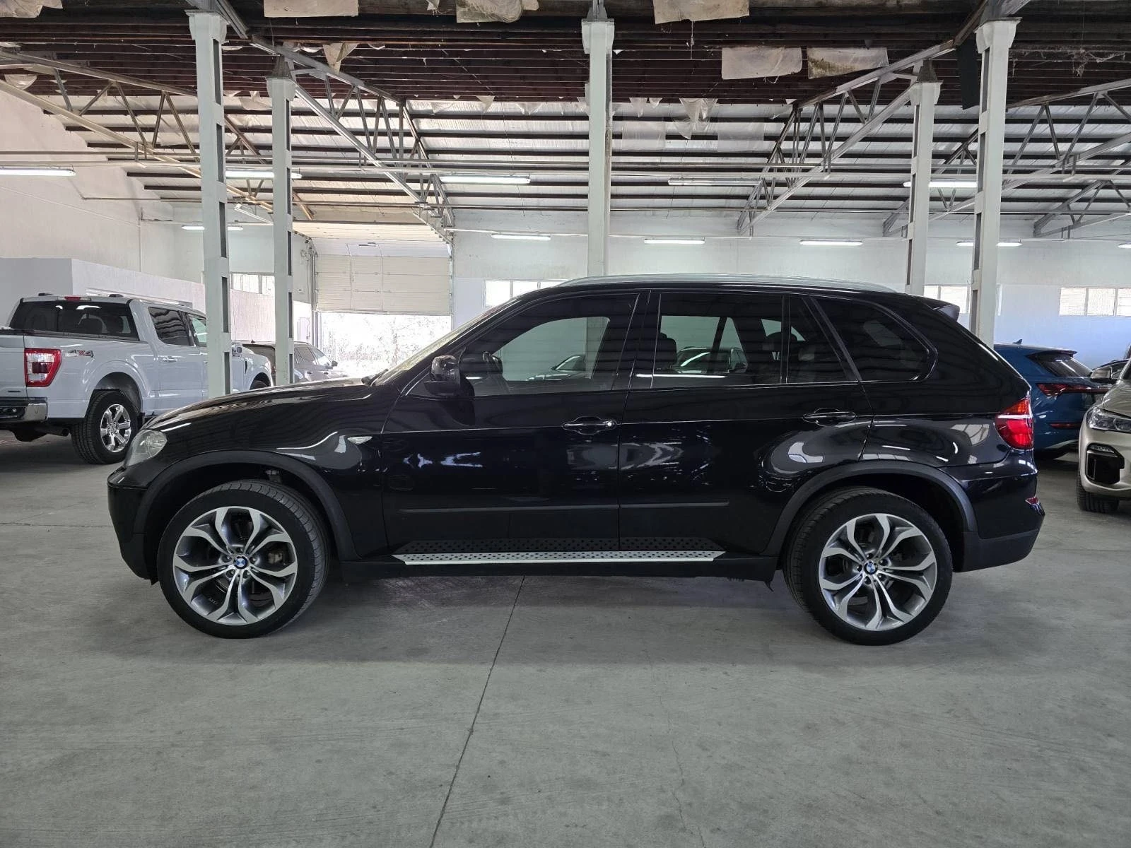 BMW X5 4.0D/ОБСЛУЖЕНА/КАТО НОВА/УНИКАТ!!! - изображение 7